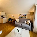 Apt. Stone-lodge Apartman *