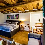 Apt. Stone-lodge *