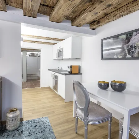 Apt. Stone-lodge *