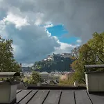 Apt. Stone-lodge